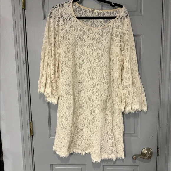 Flying Tomato Elegant Cream Dress with slip - Picture 1 of 12